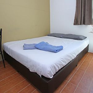 Bilik standard berdua